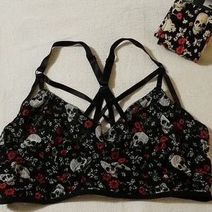 Torrid Skull&Roses Strappy Bralette Sz 1